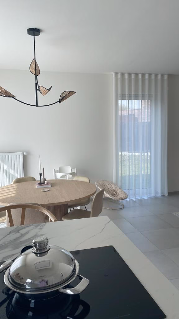 Vitrage gordijnen in een elegante, moderne setting